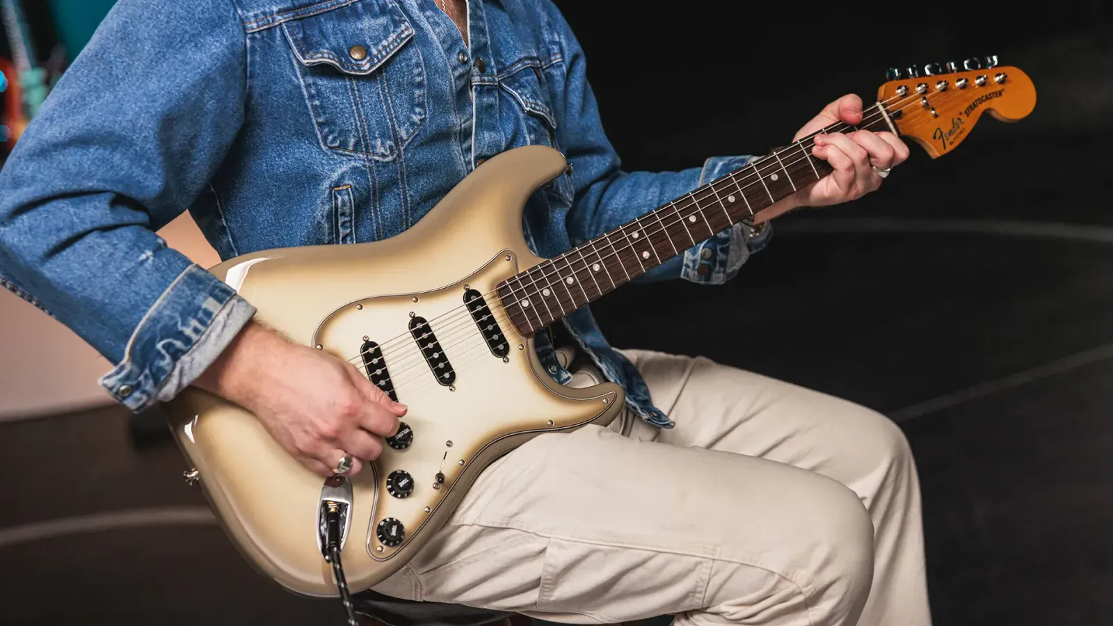 Электрогитара Fender 70th Anniversary Vintera II Antigua Stratocaster