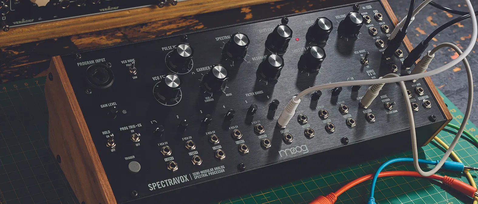 Синтезатор Moog Spectravox