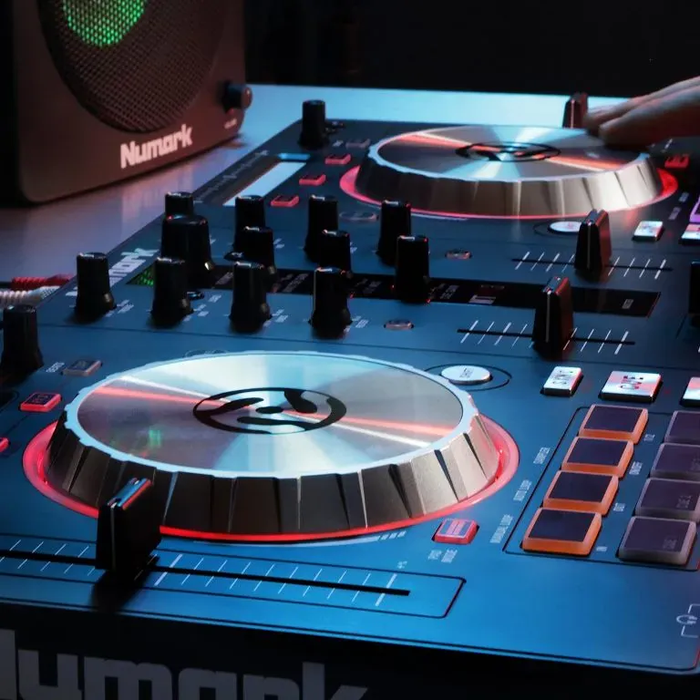 Numark Mixtrack Pro 3