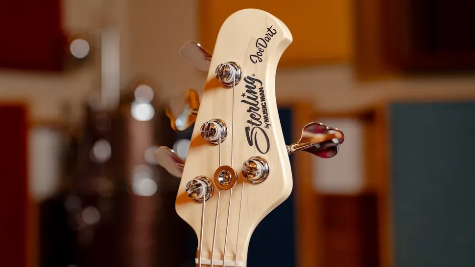 Бас-гитара Sterling by Music Man Joe Dart Artist Series Bass