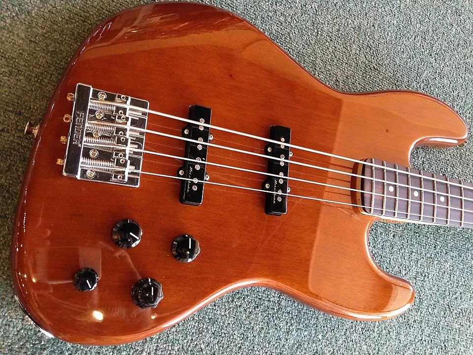 Fender Deluxe Active Jazz Bass