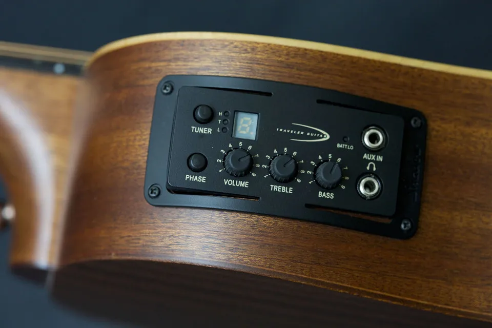 Traveler Guitar AG-105EQ