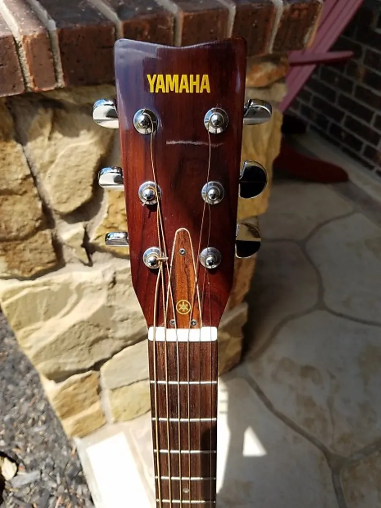 Yamaha FG335