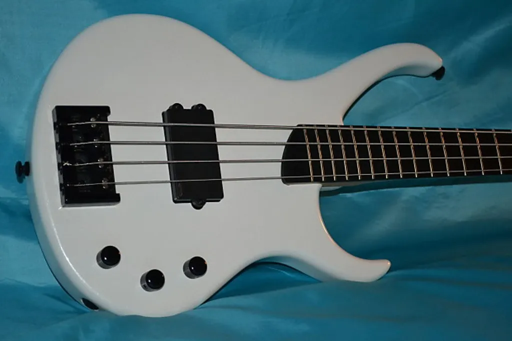 Kramer D-1 Bass