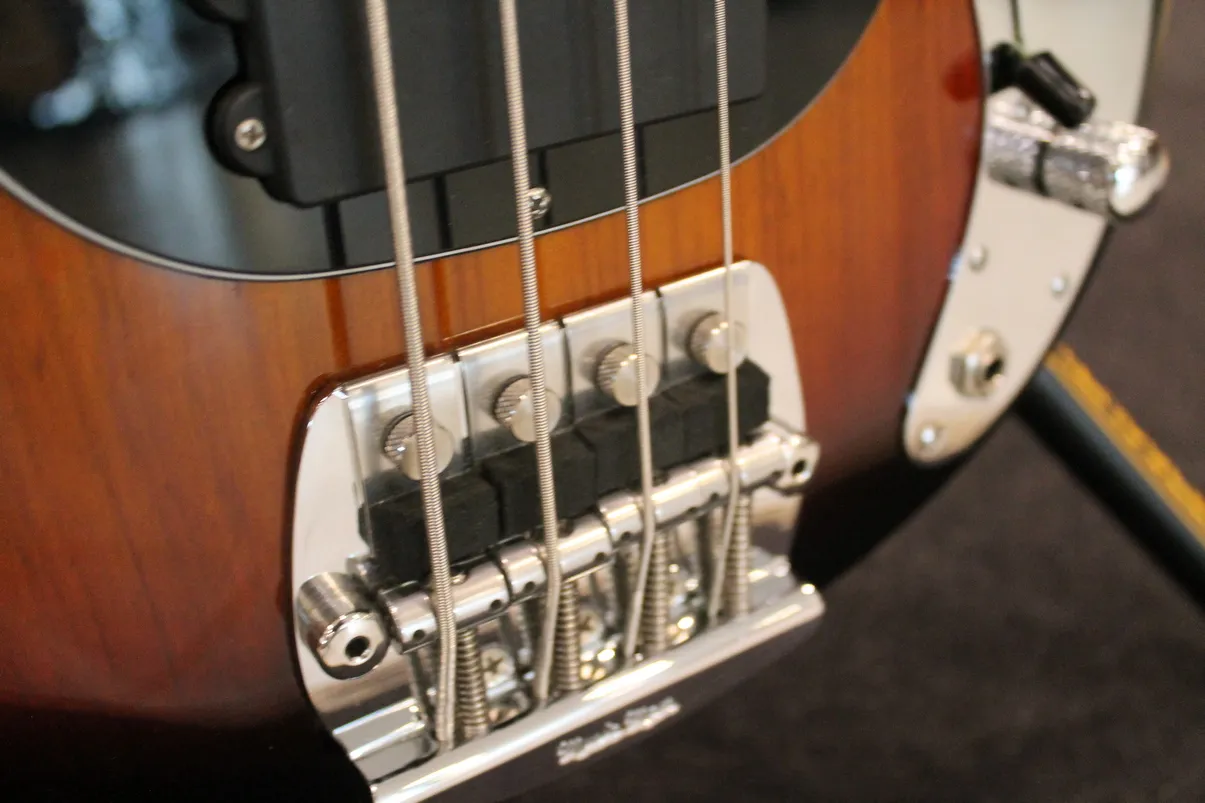 Music Man Classic Sabre Bass