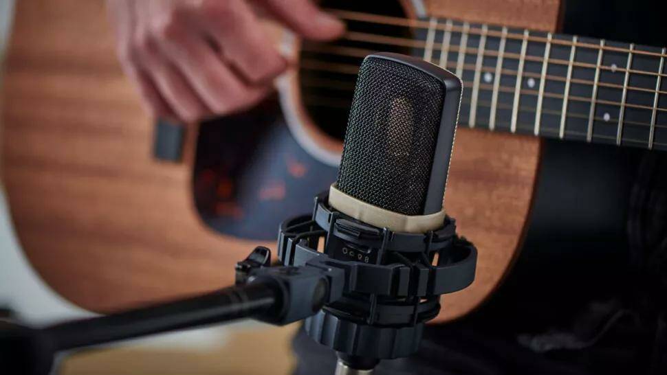 Запись акустической гитары в домашних условиях с помощью Октава МК-117.
