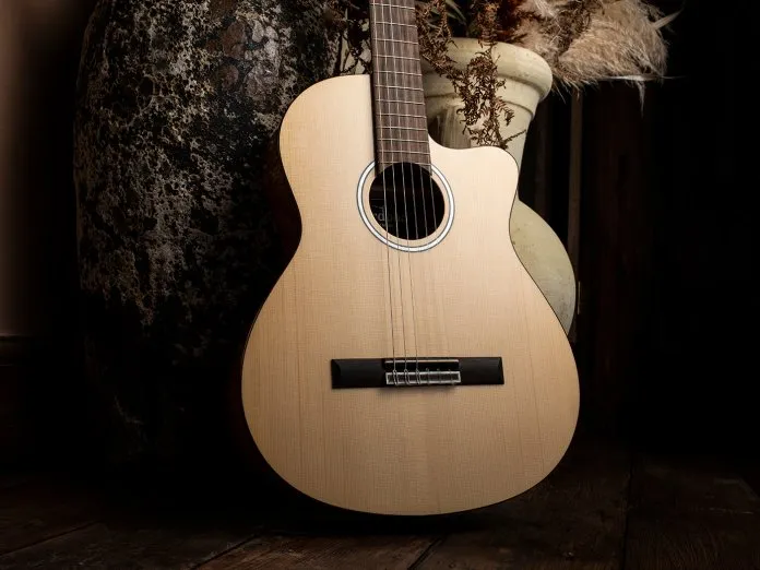 Cordoba Guitars Fusion 5