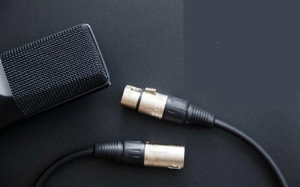 XLR кабель