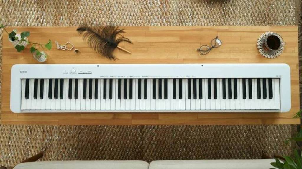 Необходимые аксессуары для игры на клавишных инструментах