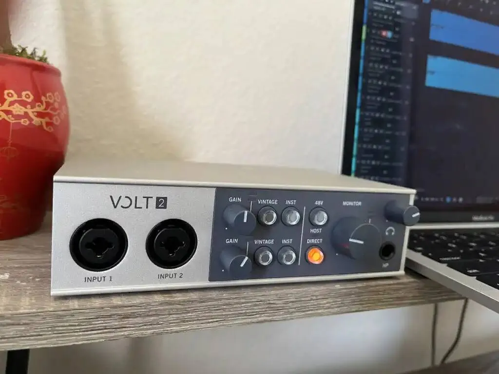 Аудиоинтерфейс Universal Audio Volt 2