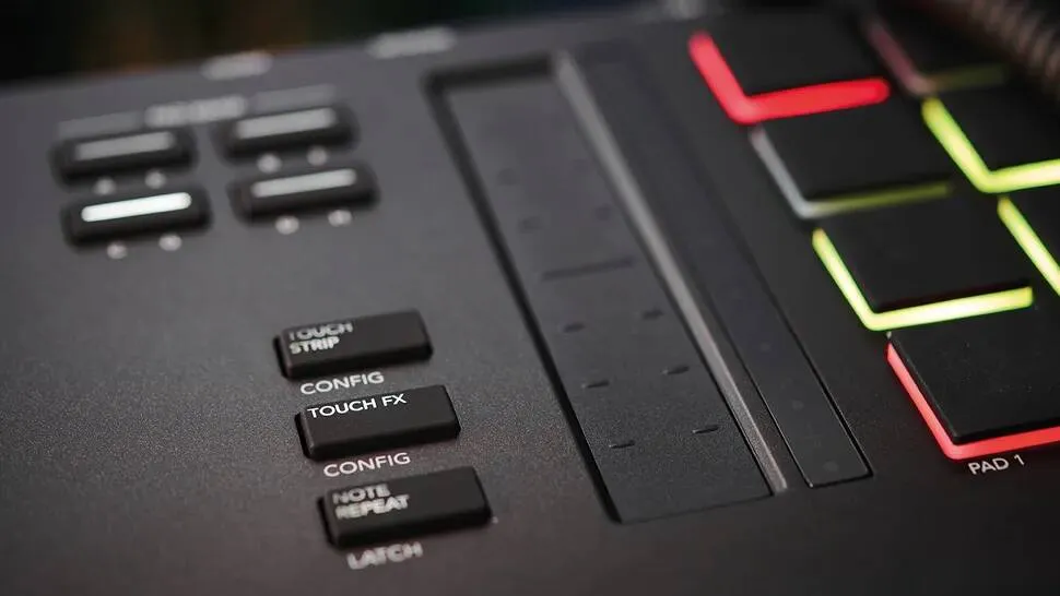 Синтезатор Akai MPC Key 61