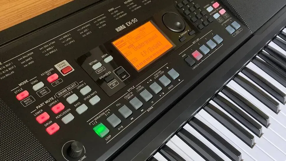 Синтезатор Korg EK-50