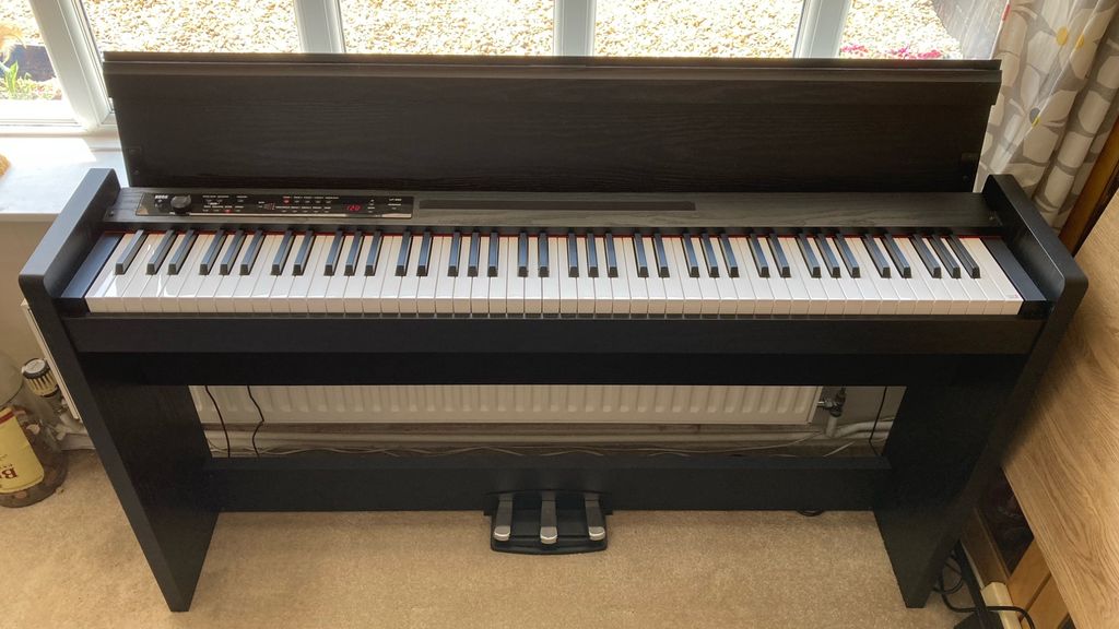Цифровое пианино Korg LP-380U