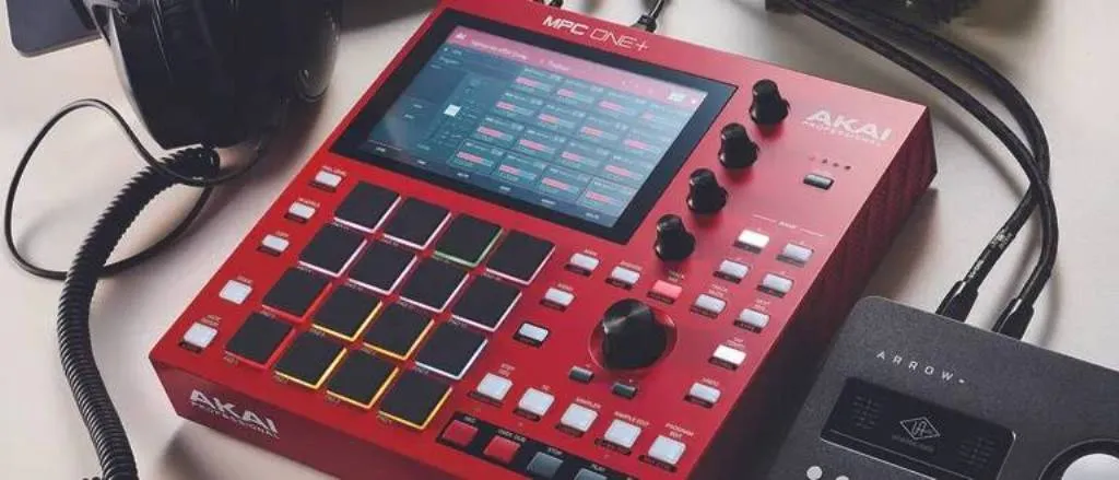 Сэмплер Akai Pro MPC One+