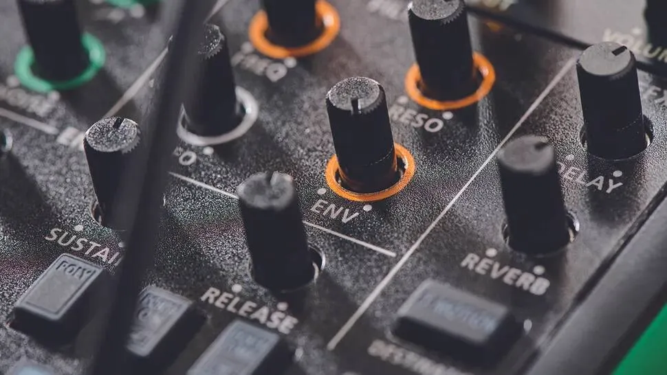 Синтезатор Roland S-1