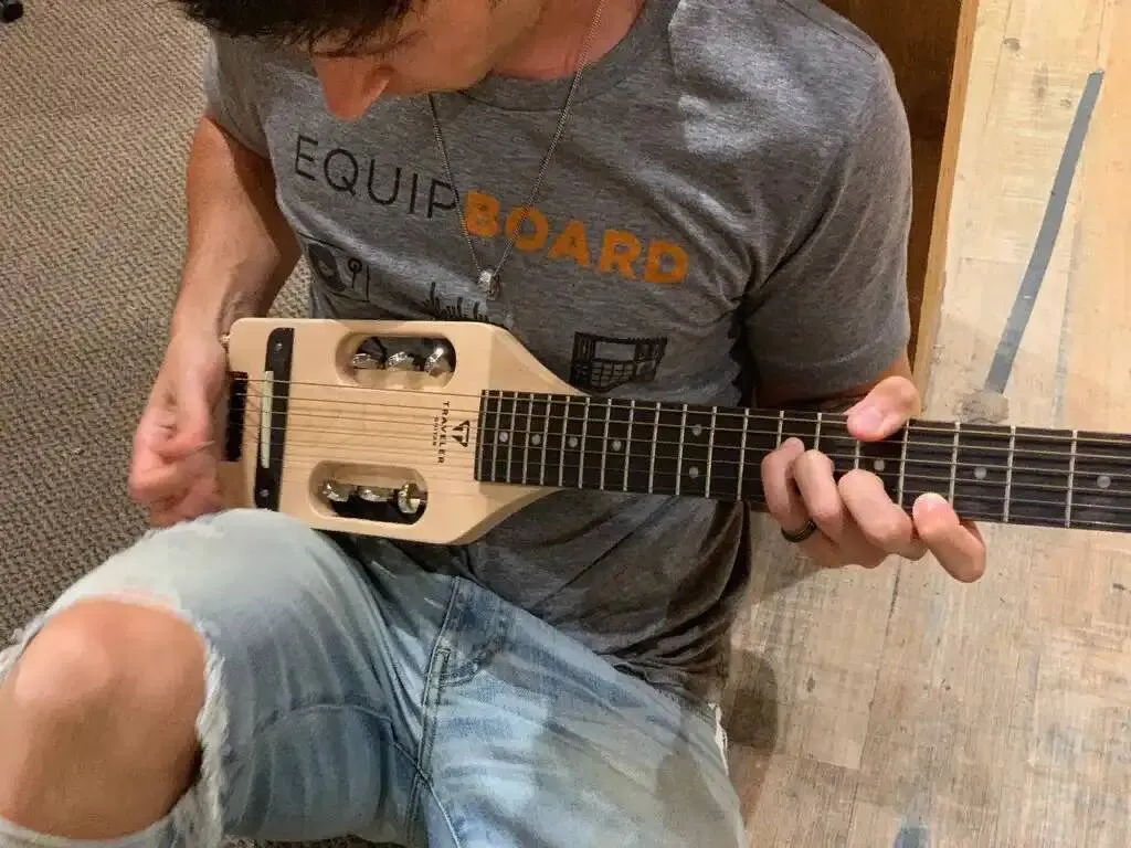 Гитара Traveler Guitar