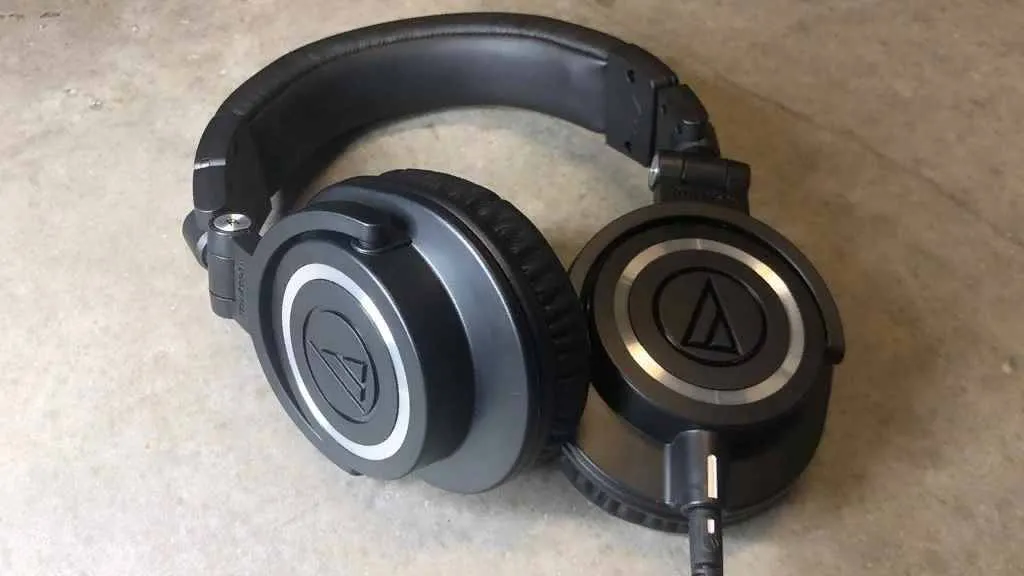 Студийные наушники Audio-Technica ATH-M50x