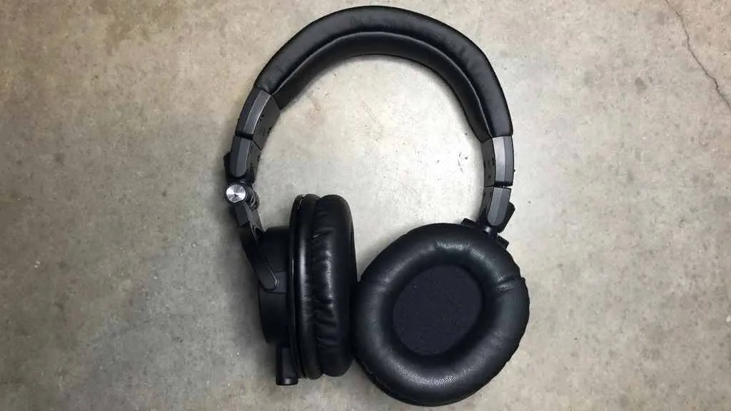 Студийные наушники Audio-Technica ATH-M50x