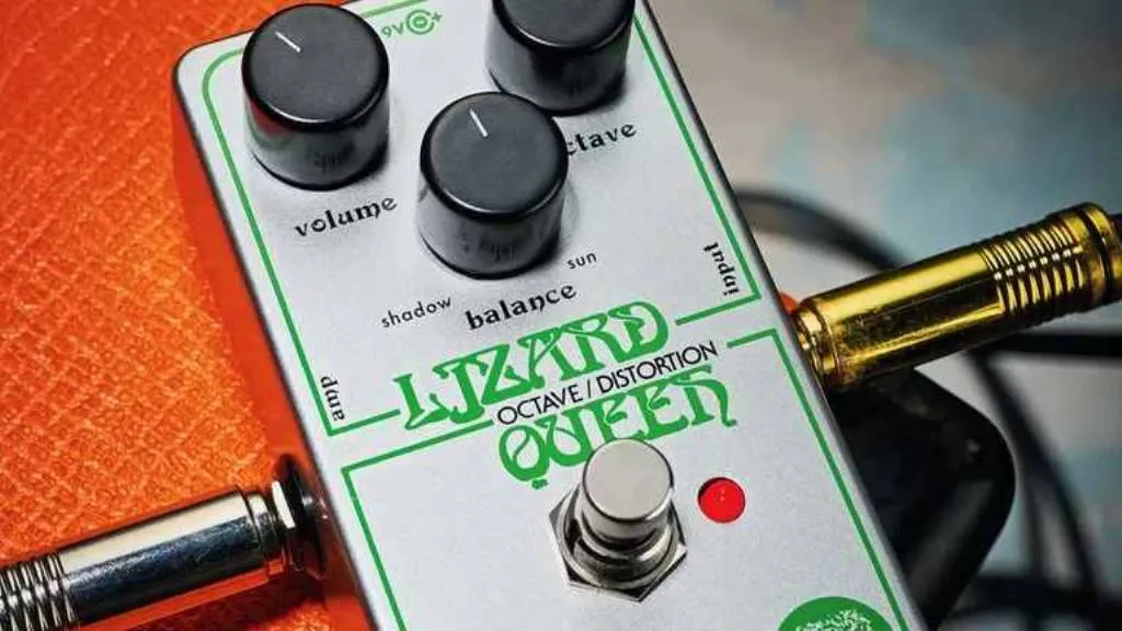 Педаль Electro-Harmonix Lizard Queen