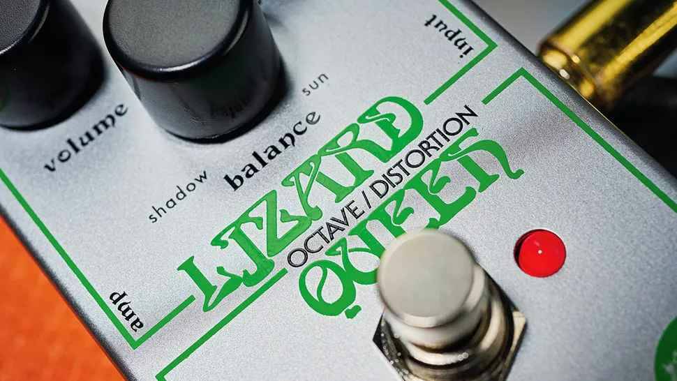 Педаль Electro-Harmonix Lizard Queen