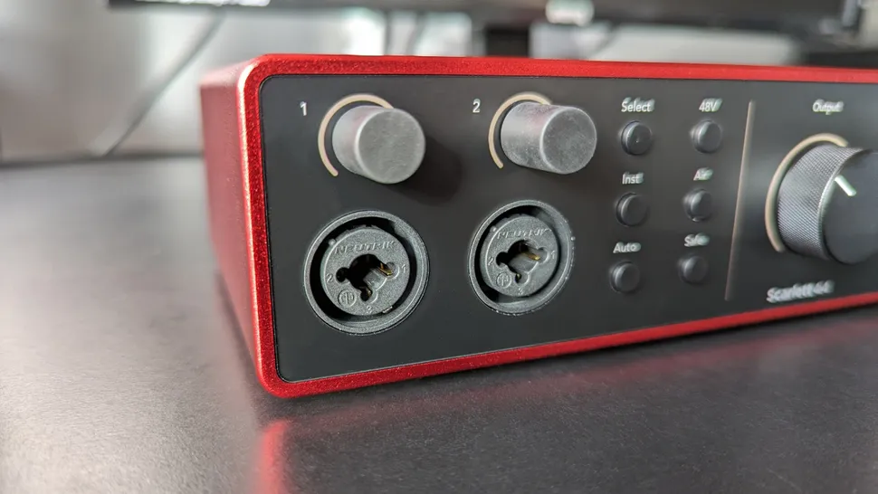 Аудиоинтерфейс Focusrite Scarlett 4th Gen