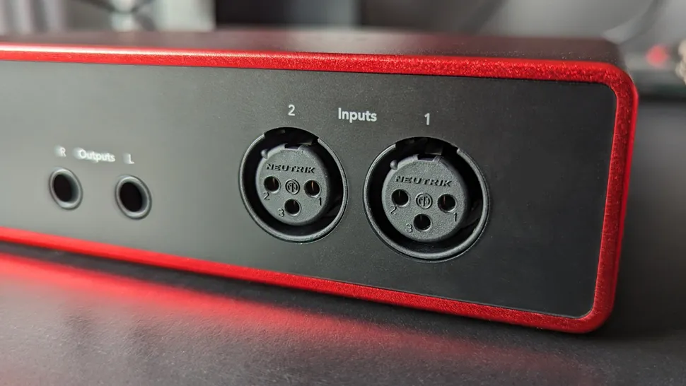 Аудиоинтерфейс Focusrite Scarlett 4th Gen