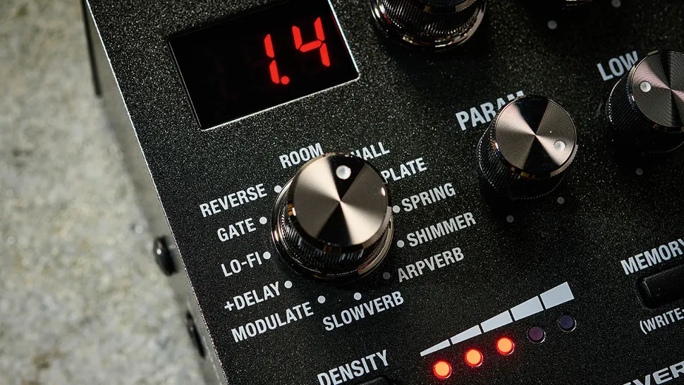 Педаль Boss RV-200 Reverb