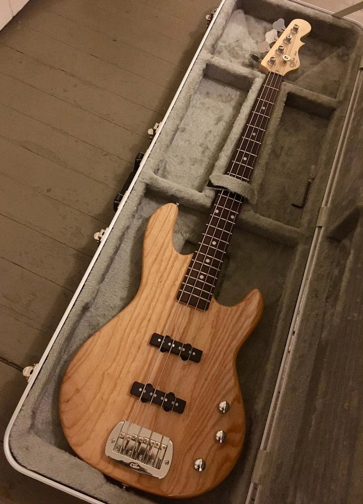 G&L Tribute JB2