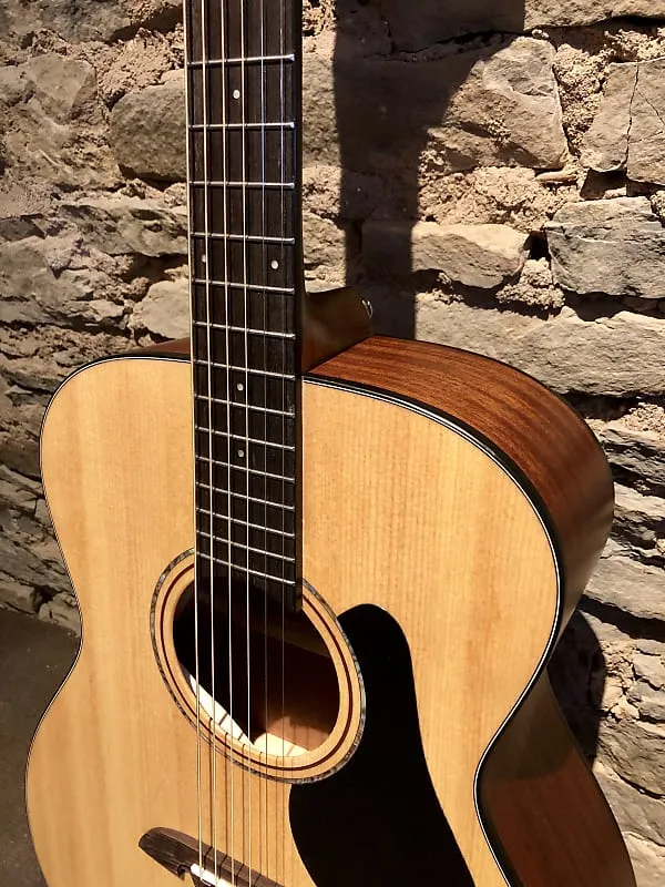 Alvarez Artist Series AF30