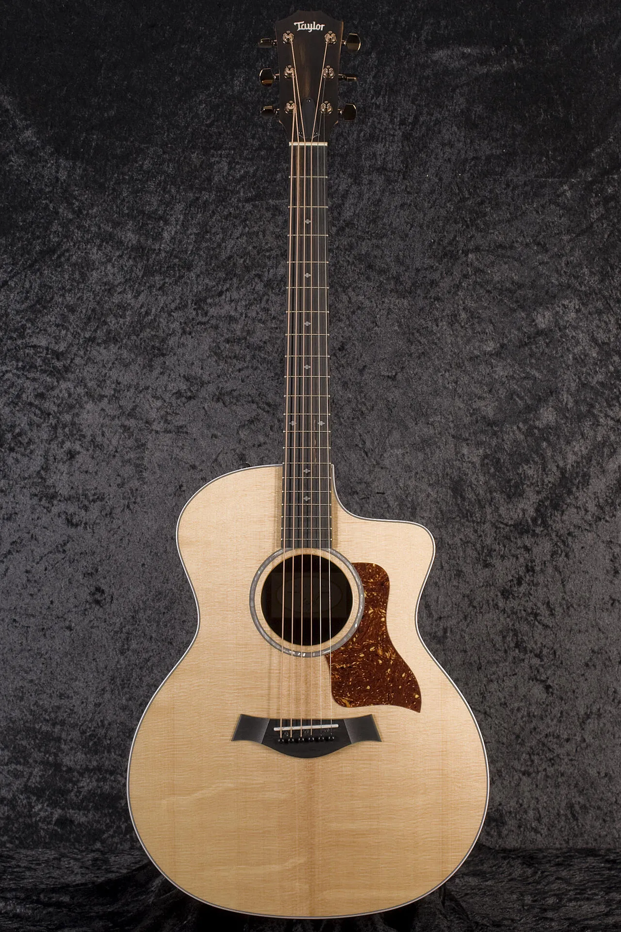 Taylor 214ce DLX