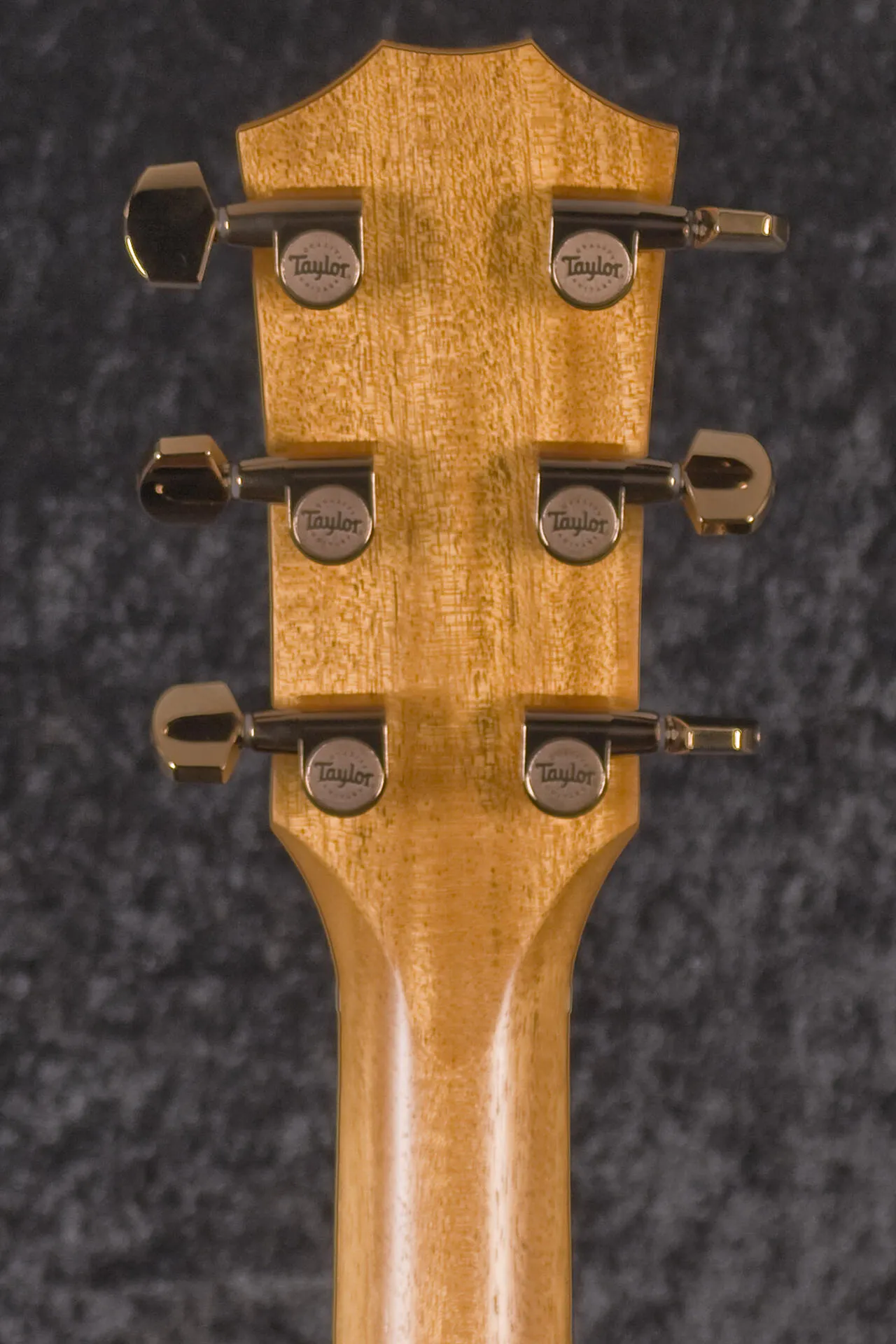 Taylor 214ce DLX