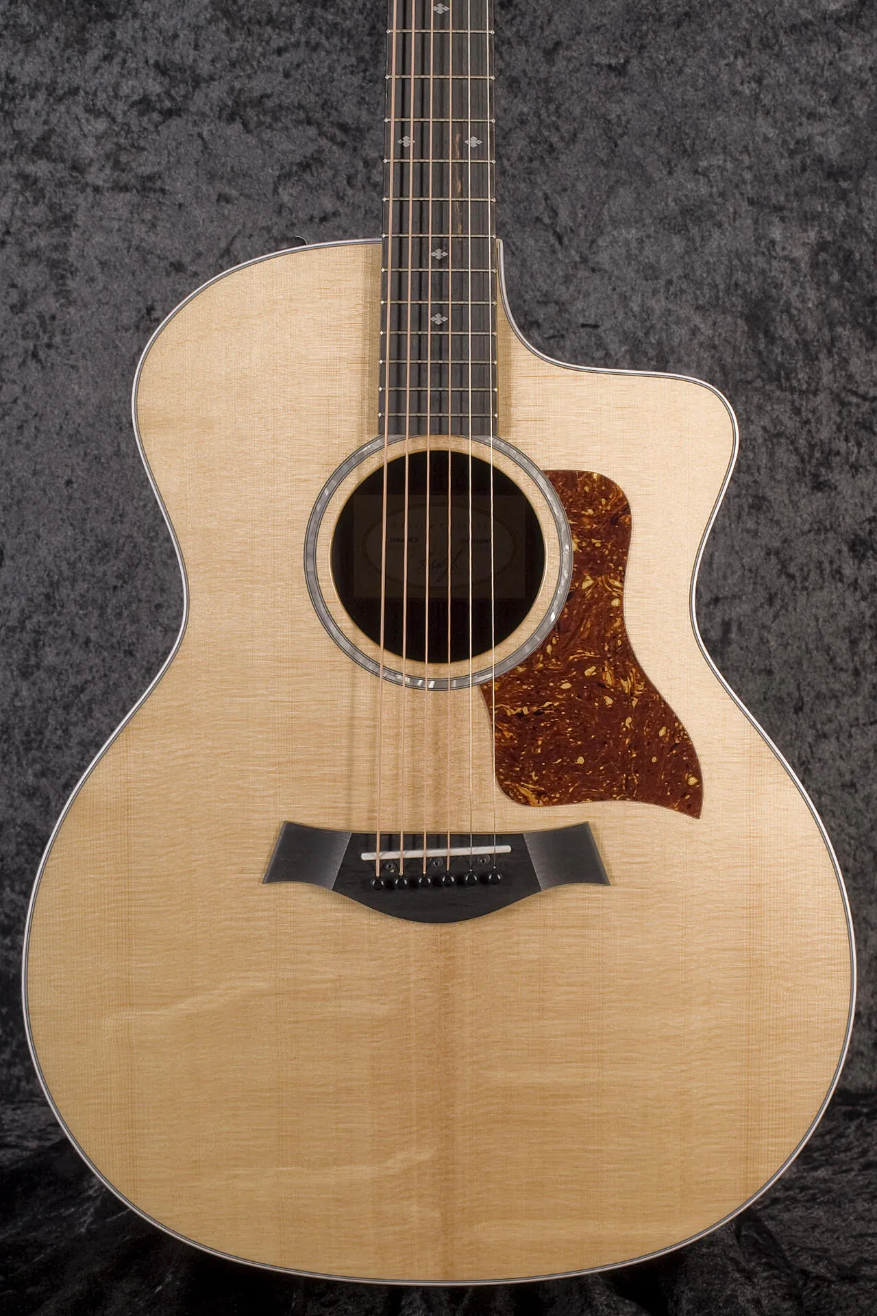 Taylor 214ce DLX