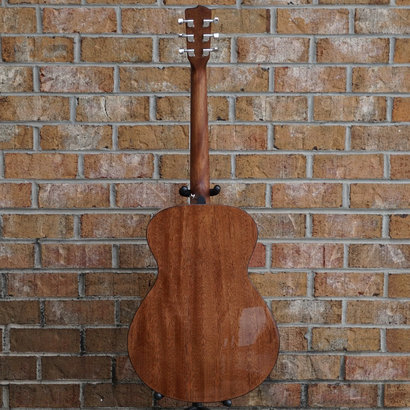 Breedlove Discovery Concerto