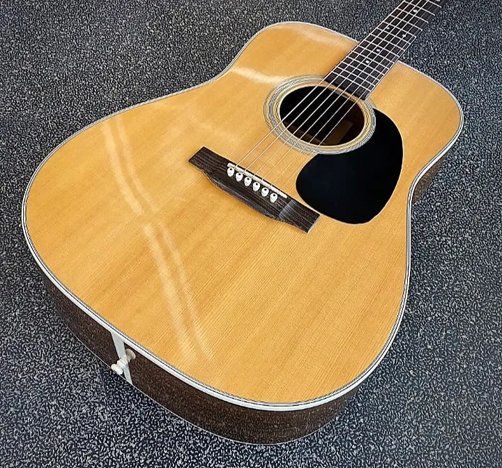 Martin Standard Series D-28