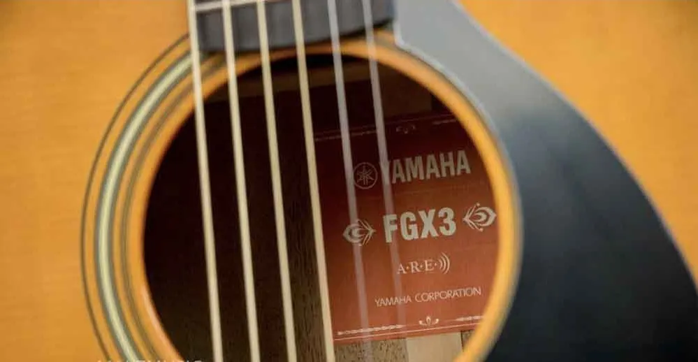 Yamaha FGX3></p><p><iframe frameborder=