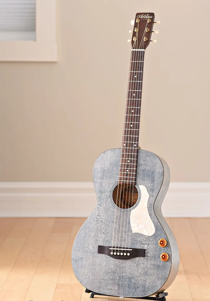 Art & Lutherie Roadhouse Q-Discrete Parlor Guitar