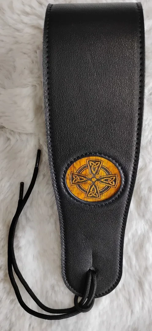 Ремень для гитары Thalia SBKCC-HK Черный, кожа, инкрустация Celtic Cross из гавайской коа