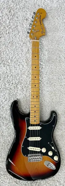 Электрогитара Fender Vintera II '70s Stratocaster 3-Color Sunburst с чехлом