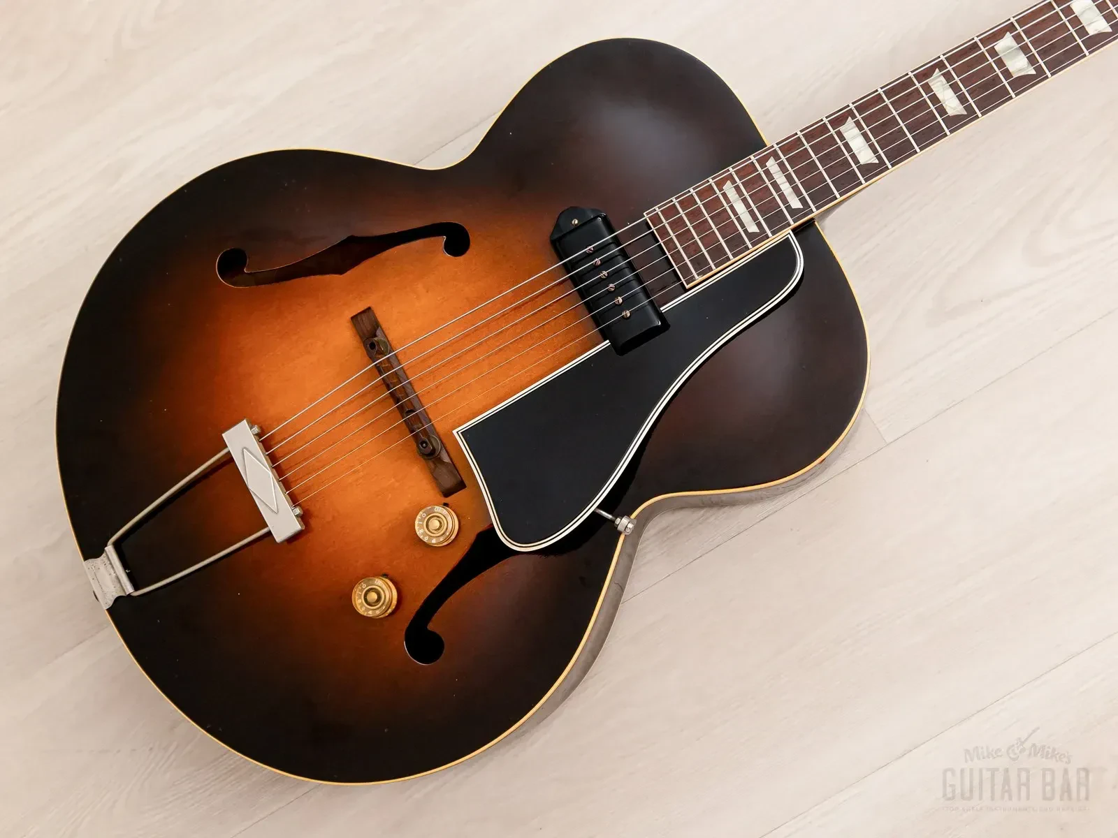 Б/У электрогитара Gibson ES-150 арктоп, 1950, фигурный клён, с кейсом