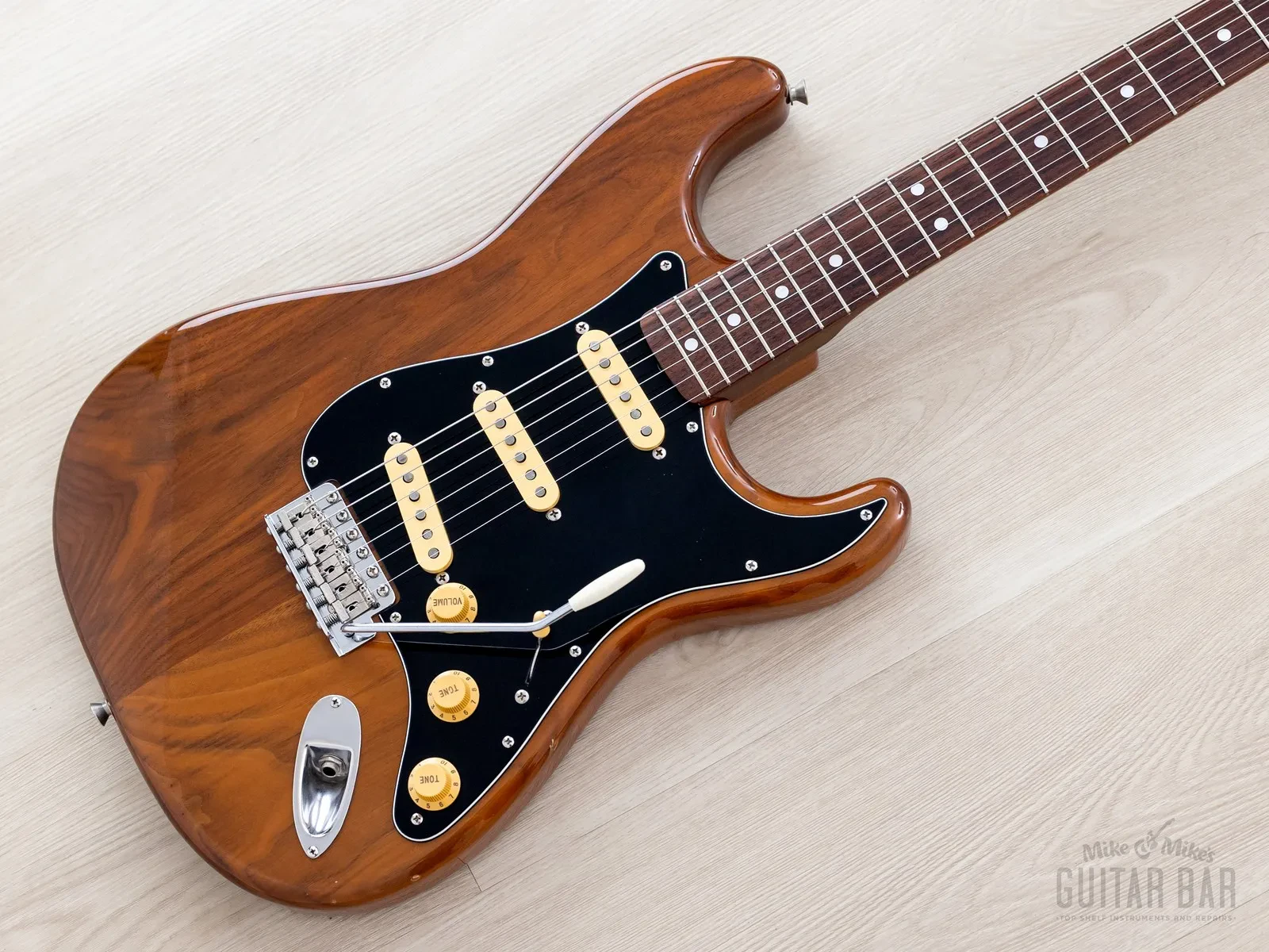 2004 Fender Stratocaster ‘68 Vintage Reissue ST68-TX WAL Walnut Body, Japan CIJ