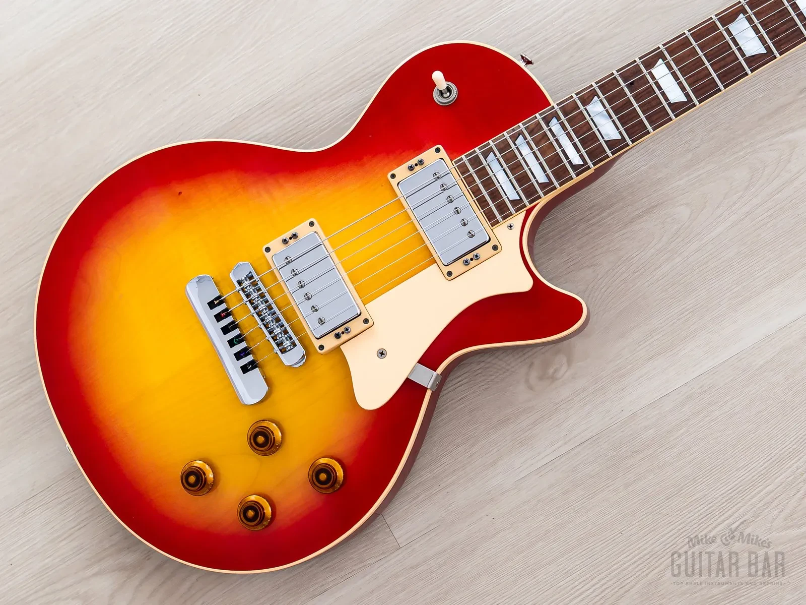 Б/У Электрогитара Heritage H-150 Antique Cherry Burst с кейсом