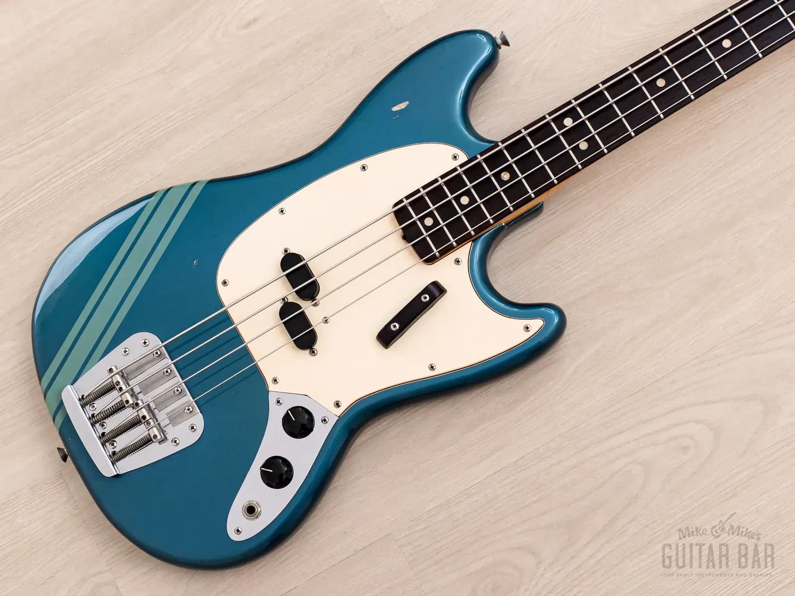 Б/У Бас-гитара Fender Mustang Bass короткая мензура, цвет бордовый (Competition Burgundy), 1973, с кейсом