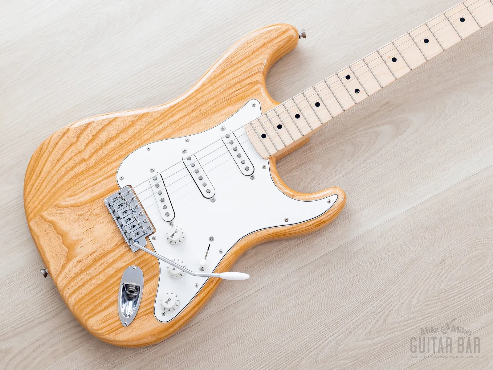 2022 Fender Traditional ‘70s Stratocaster Natural Ash Near-Mint, Japan MIJ
