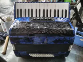 A60-K Аккордеон 34х60-III-5, Aurora