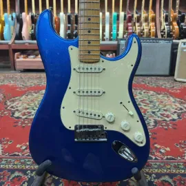 Электрогитара Fender American Ultra Stratocaster Maple FB Cobra Blue S-S-S USA 2022 W/Case