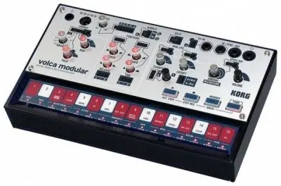 Компактный полумодульный синтезатор KORG Volca Modular