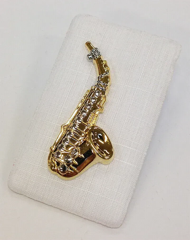 Брошь Art of Music саксофон, большая, золотая