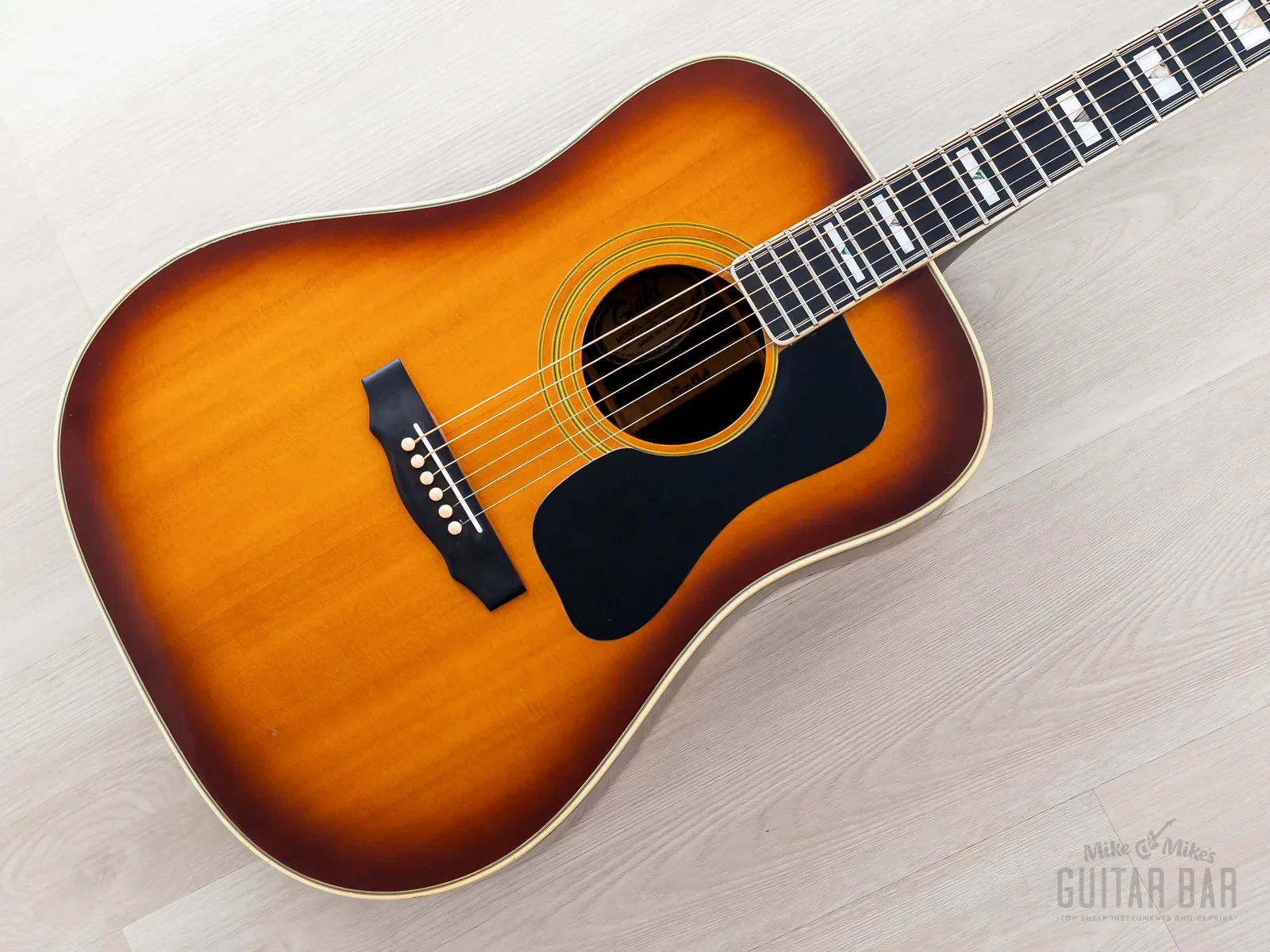 Б/У Акустическая гитара Guild D-55 дредноут, санберст, 1978, с кейсом