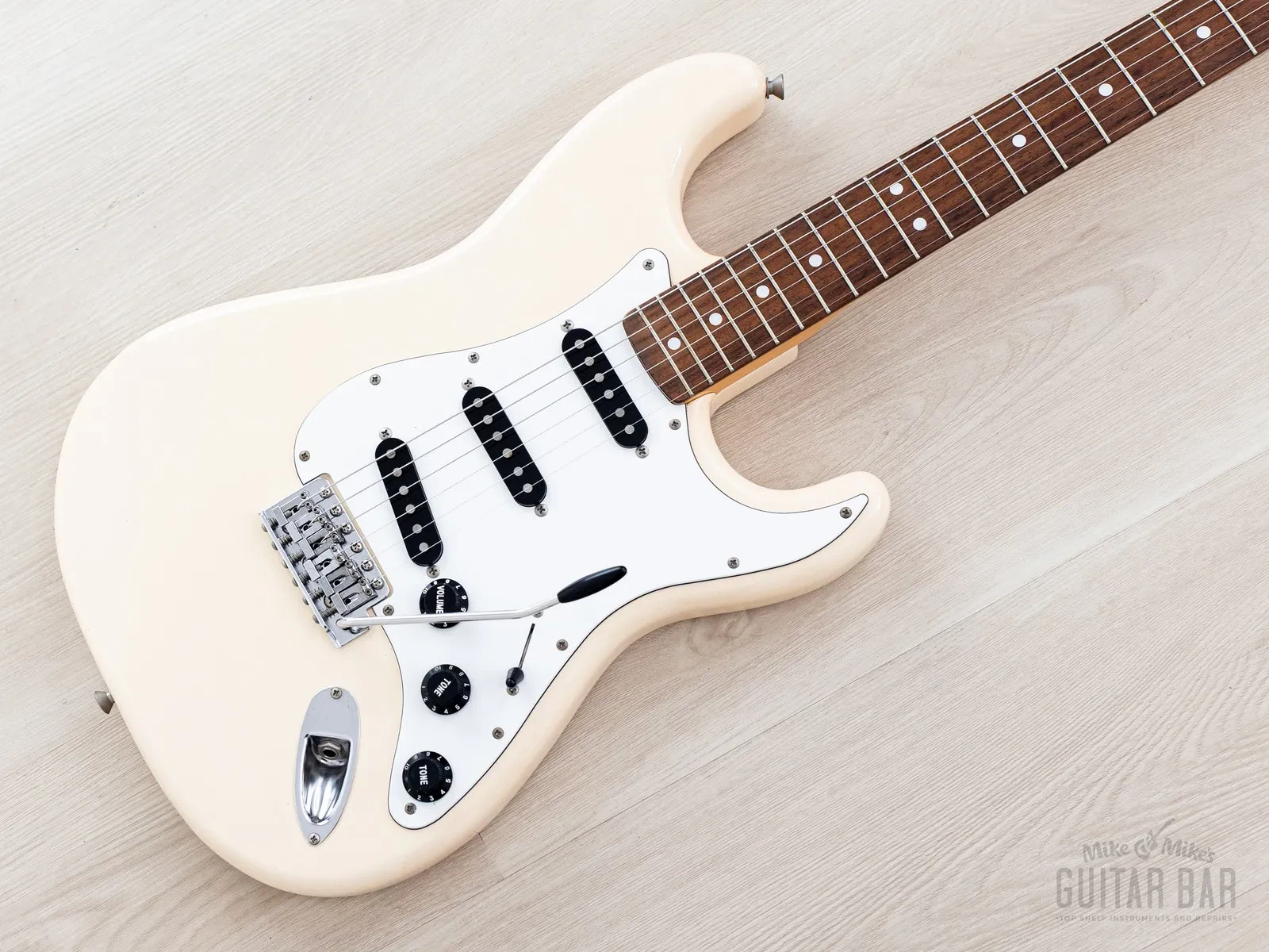 Б/У Электрогитара Fender Stratocaster '72 Vintage Reissue ST72-66US Olympic White (Japan, CIJ) 2006