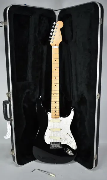 Электрогитара Fender Stratocaster Plus Black w/case USA 1989